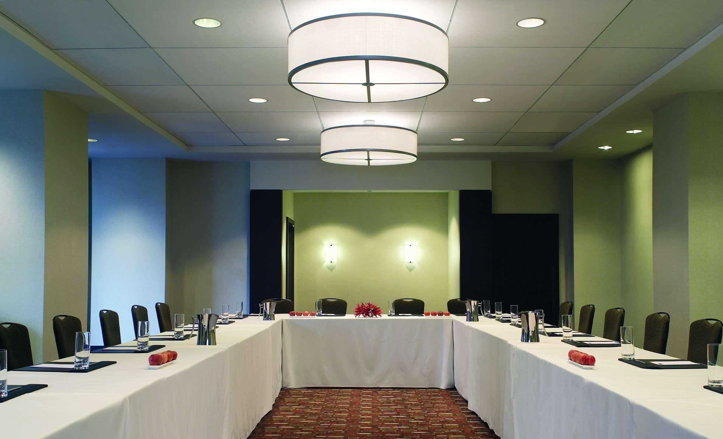 Hyatt Regency Indianapolis At State Capitol Hotel Екстериор снимка